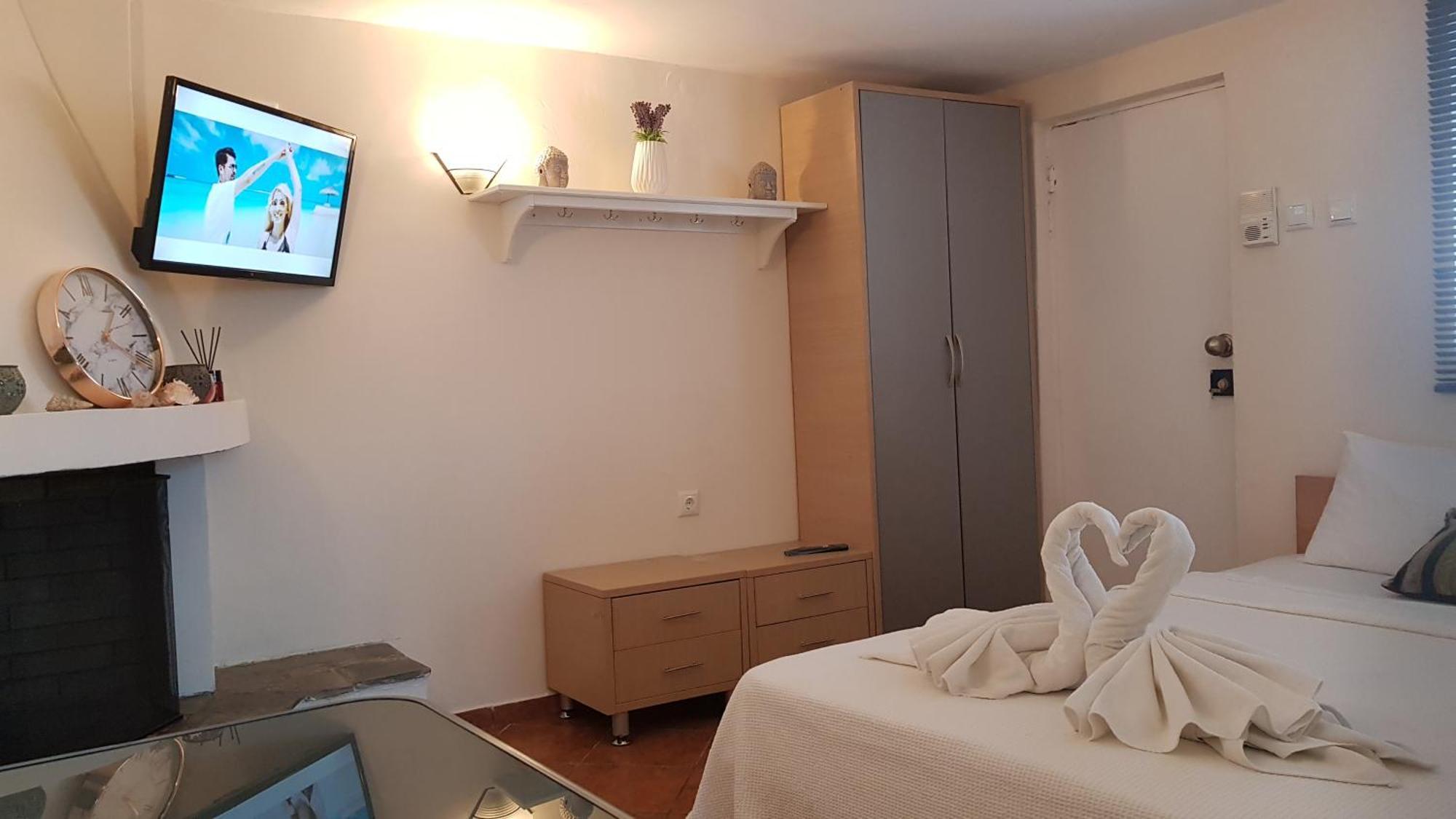 Апартаменти Studio With City View Tirnavos Номер фото